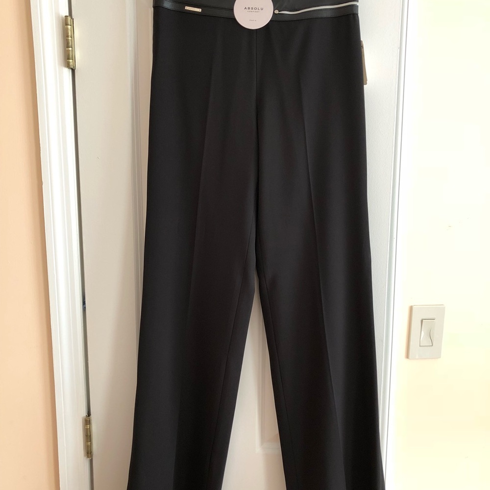 Absolu Comfort black pants.